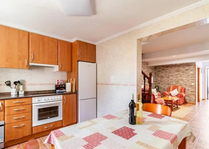 La Corralada De Meron * San Vicente De La Barquera